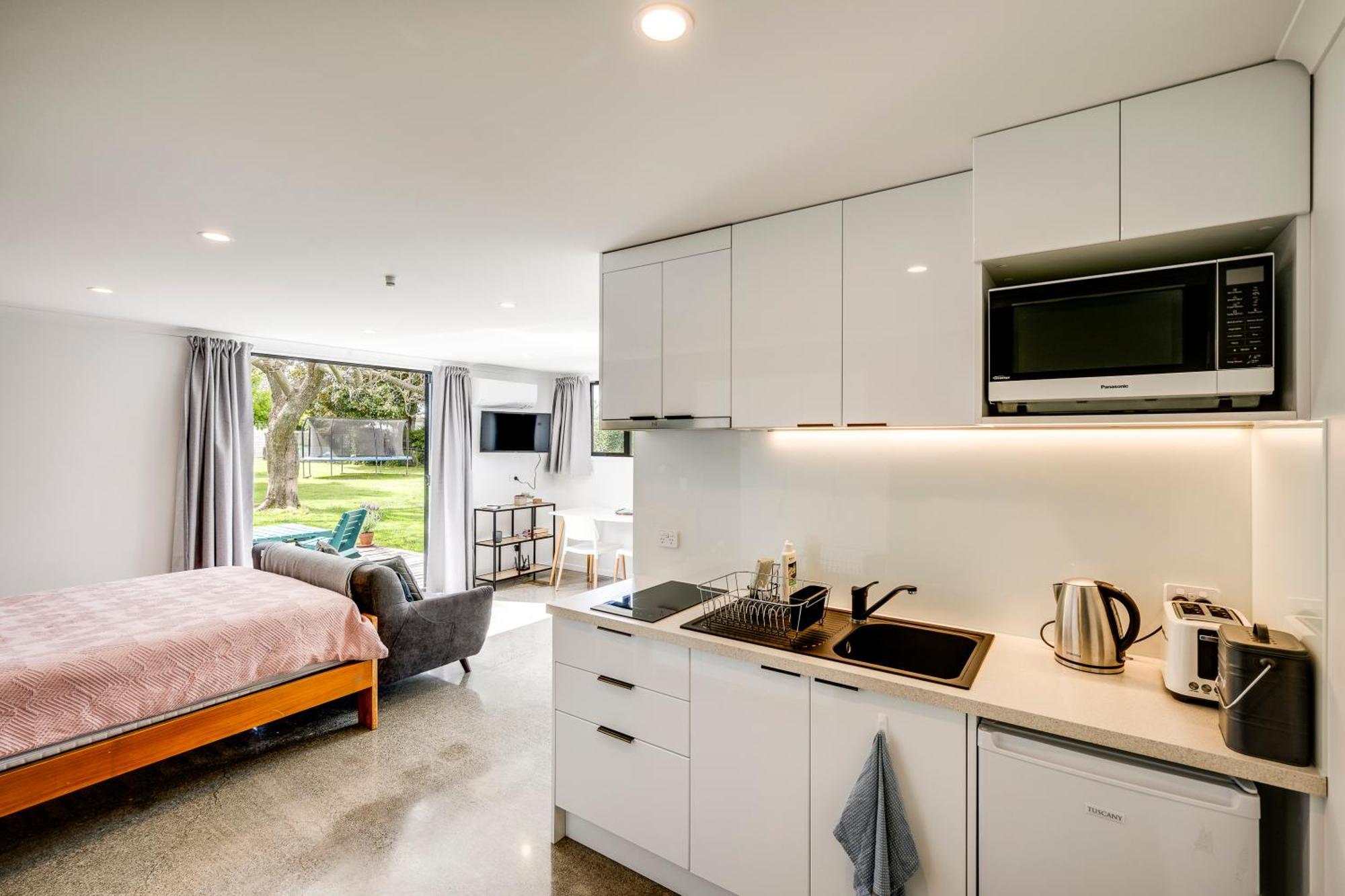 Modern Studio Near Clive River エクステリア 写真